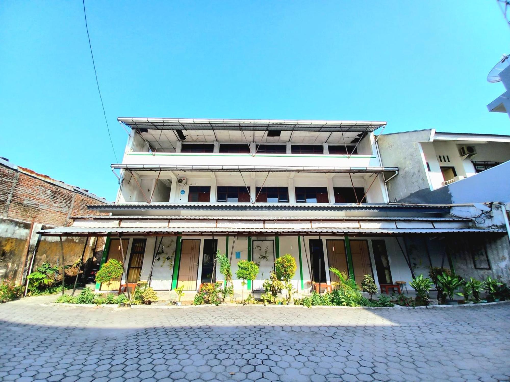 Hotel Jogja Kili Suci By Simply Homy ยอกยาการ์ตา ภายนอก รูปภาพ